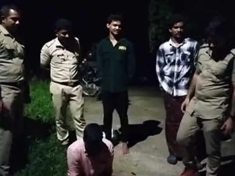 കഞ്ചാവ് വിൽപ്പന; വീട്ടിൽ തെരഞ്ഞെത്തിയ പോലീസ് വിലങ്ങണിയിക്കുന്നതിനിടെ പ്രതിയും ഭാര്യയും  നടത്തിയ ആക്രമണത്തിൽ പോലീസുകാർക്ക് പരിക്ക്, മൂന്നുപേർ അറസ്റ്റിൽ, കഞ്ചാവ് പിടിച്ചെടുത്തു,  പ്രതികൾ സ്ഥിരം കുറ്റവാളികൾ