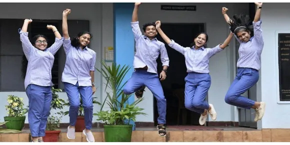 ജെന്‍ഡര്‍ ന്യൂട്രല്‍ യൂണിഫോം; 'നിര്‍ബന്ധപൂര്‍വ്വം നിരീശ്വരവാദം വളര്‍ത്താന്‍ ശ്രമിക്കുന്നു', പള്ളികള്‍ കേന്ദ്രീകരിച്ച് പ്രചാരണം നടത്താന്‍ സമസ്ത