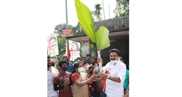 രണ്ടില വിരിഞ്ഞു… ഹൃദയങ്ങൾ നിറഞ്ഞു; ജോസ് കെ മാണിയെ രണ്ട് കയ്യും നീട്ടി സ്വീകരിച്ച് പാലായിലെ നാടും നഗരവും…