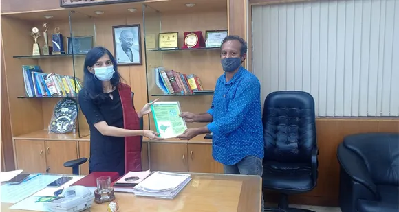 പാലക്കാട് ജില്ലാ ദുരന്ത നിവാരണ അതോറിറ്റിയുമായി സഹകരിച്ചു പ്രവർത്തിക്കുന്ന ഇന്‍റര്‍ ഏജൻസി ഗ്രൂപ്പ് ജില്ലയിലെ പ്രവര്‍ത്തന റിപ്പോര്‍ട്ട് കളക്ടര്‍ക്ക് സമര്‍പ്പിച്ചു
