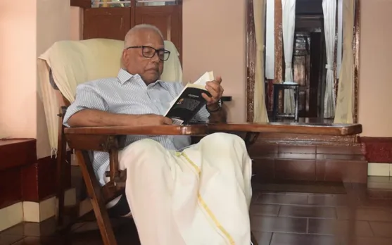 വായനയുടെ ആകാശത്തിലൂടെ പറന്ന ഒമ്പതാം ക്ലാസുകാരന്‍ സേതുമാധവന്‍ ! വളർന്ന് അദ്ധ്യാപകനായി, കഥാകൃത്തായി, നോവലിസ്റ്റായി, സിനിമാക്കാരനായി, പ്രഭാഷകനായി... മുണ്ടൂർ സേതുമാധവൻ മാസ്റ്റർ 80 ന്‍റെ നിറവില്‍...