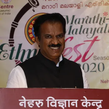 ആയിരങ്ങളുടെ പ്രാര്‍ഥനയില്‍ ഇടംപിടിക്കാനായി എന്നതാണ് ഈ കൊറോണക്കാലം നല്‍കുന്ന ഏറ്റവും വലിയ സംതൃപ്തി....ലോക ജനതയെ ഒരേ സമയം മുഖാവരണമണിയിച്ച കോവിഡ് വ്യാപനം ഇന്നു ജീവിച്ചിരിക്കുന്നവർ കണ്ട ഏറ്റവും വലിയ ദുരന്തമാണ്....കൊറോണക്കാലത്തെ ജീവിതാനുഭവം പങ്കുവെച്ച് മഹാരാഷ്ട്ര പ്രദേശ് കോൺഗ്രസ് കമ്മിറ്റി സെക്രട്ടറി ജോജോ തോമസ്