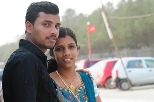നിപ കാലത്ത് ലിനി മരിച്ചപ്പോൾ അന്ന് വടകര എംപിയായിരുന്ന മുല്ലപ്പള്ളി രാമചന്ദ്രൻ അതിഥി വേഷത്തിൽ പോലും എത്തിയില്ല; നേരിട്ടോ ടെലിഫോൺ വഴിയോ ഒരു ആശ്വാസവാക്ക്‌ അദ്ദേഹത്തിന്റെ ഭാഗത്ത്‌ നിന്ന് ഒരു എം പി എന്ന നിലയിൽ ഉണ്ടായിട്ടില്ല; അന്നും കെകെ ഷൈലജ ടീച്ചര്‍ ഞങ്ങള്‍ക്കൊപ്പം തന്നെ ഉണ്ടായിരുന്നു; ഒപ്പം ഉണ്ടെന്ന് വെറും വാക്ക്‌ പറയുക ആയിരുന്നില്ല,ദുരിത സമയത്ത്‌ ആശ്വസിപ്പിക്കാനും വീട്ടിലെ ഒരംഗത്തെ പോലെ പെരുമാറാനും ടീച്ചറുണ്ടായിരുന്നു; ലിനിയുടെ ഭർത്താവ്