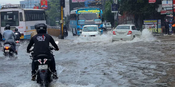 മഴ മുന്നറിയിപ്പില്‍ മാറ്റം; പത്ത് ജില്ലകളില്‍ റെഡ് അലര്‍ട്ട്, ജാഗ്രത വേണമെന്ന് കേന്ദ്ര ജലകമ്മീഷന്‍