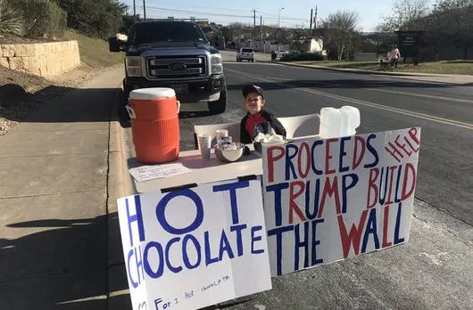 അതിര്‍ത്തി മതിലിന് വേണ്ടി ചോക്‌ലേറ്റ് വിറ്റ് ടെക്‌സസില്‍ ഏഴ് വയസ്സുകാരന്‍ നേടിയത് 20,000 ഡോളര്‍