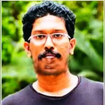 കോളേജ് ഗ്രൗണ്ടിൽ വ്യായാമത്തിന് പോകവെ ബൈക്കിൽ ലോറിയിടിച്ചു  യുവാവിന് ദാരുണാന്ത്യം