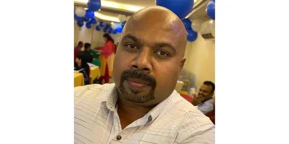 ഖത്തറില്‍ 46 കാരനായ മലയാളി യുവാവ് താമസസ്ഥലത്ത് ഹൃദയാഘാതത്തെ തുടര്‍ന്ന് നിര്യാതനായി. മരണം ഭാര്യയും ഏക മകളും അവധിയ്ക്ക് നാട്ടിലായിരിക്കെ ! മരണവിവരം അറിഞ്ഞത് നാട്ടില്‍നിന്നും വിളിച്ച ഭാര്യയുടെ ഫോണ്‍ എടുക്കാതെ വന്നതോടെ...