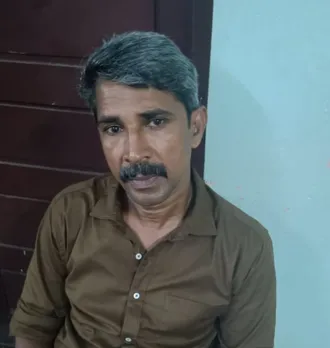 രാത്രിസമയം സംശയകരമായി കണ്ട 19 വയസുകാരനെ ചോദ്യം ചെയ്തപ്പോള്‍ ലഭിച്ച വിലാസം സ്ഥിരീകരിക്കാന്‍ വീട്ടിലെത്തിയ പോലീസ് കണ്ടത് നിരോധിത പുകയില ഉത്പന്നങ്ങളുടെ ശേഖരം; ഒരാള്‍ പിടിയിൽ