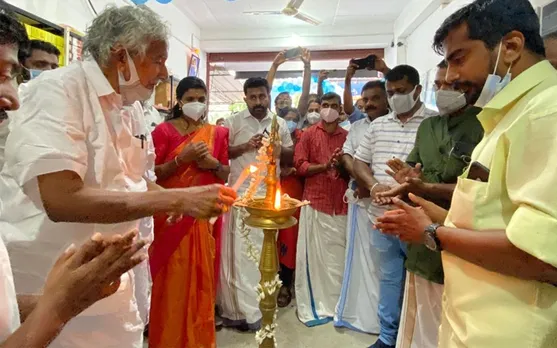 അലുമിനിയം ഫാബ്രിക്കേഷന് ആവശ്യമായ സാധനങ്ങളുടെ ഷോറൂമായ ഏയ്ഞ്ചൽ അലുമിനിയം സെന്റർ പള്ളിയ്ക്കത്തോട്ടിൽ പാലാപ്പറമ്പിൽ ബിൽഡിംഗിൽ മുൻ മുഖ്യമന്ത്രി ഉമ്മൻചാണ്ടി ഉദ്ഘാടനം ചെയ്തു