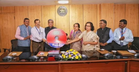 ശ്രവണ വൈകല്യമുള്ളവര്‍ക്കായി ഇസാഫ് തയ്യാറാക്കിയ സാമ്പത്തിക സാക്ഷരതാ വീഡിയോ റിസര്‍വ് ബാങ്കിന് കൈമാറി