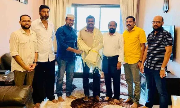 ഷാർജ കെ എം സി സി കൊടുങ്ങല്ലൂർ മണ്ഡലം വി കെ അബ്ദുൽ ഗഫൂറിനെ ആദരിച്ചു