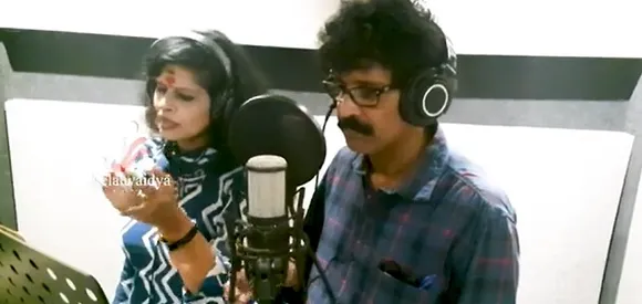 ഇതെന്ത് മൈ ##@$# പാട്ട് ! ചോദ്യവുമായി സോഷ്യല്‍ മീഡിയ. പ്രിയ ഷൈന്‍ സംവീധാനം ചെയ്ത പുതിയ പാട്ടിനെ അനുകൂലിച്ചും പ്രതികൂലിച്ചും സാമൂഹ്യമാധ്യമത്തില്‍ ചര്‍ച്ച ! മൈ....പാട്ടിന് അവാര്‍ഡ് കൊടുക്കണമെന്ന് ഒരു വിഭാഗം. ഒരു വല്ലാത്ത മൈ....പാട്ടെന്ന് മറു വിഭാഗവും - രണ്ടു പാലാക്കാർ ചേർന്നൊരുക്കിയ പാട്ട് വിവാദമായപ്പോൾ. പാട്ടു കേള്‍ക്കാം