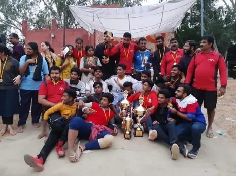 അന്ധേരിയ മോഡ് ലിറ്റിൽ ഫ്ലവർ ചർച് ലാഡോ സരായ് - ഡി എസ് വൈ എം യൂണിറ്റ് വടംവലി മത്സര വിജയികൾ