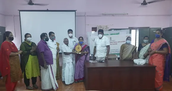 ഞീഴൂർ ഗ്രാമപഞ്ചായത്തിലെ ഏറ്റവും നല്ല കർഷകൻ, ഏറ്റവും പ്രായം കൂടിയ കർഷകൻ വാർഡ് ഏറ്റുവാങ്ങിയ എ.എന്‍ കൃഷ്ണൻകുട്ടിയെ ആദരിച്ചു