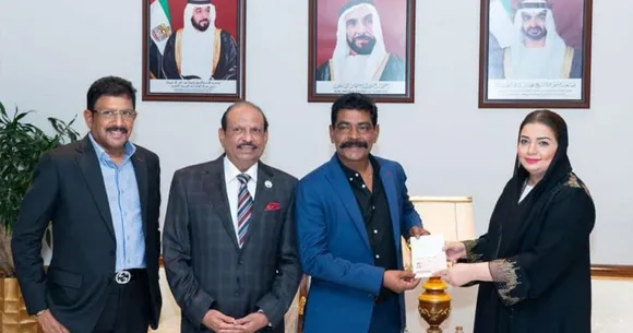 യുഎഇ ഗോൾഡൻ വിസ സ്വീകരിച്ച് ആന്റണി പെരുമ്പാവൂർ