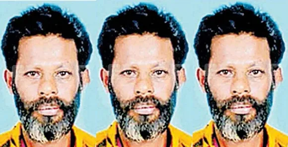 റെയിൽവേ പാളത്തിലൂടെ മൊബൈൽ ഫോണിൽ സംസാരിച്ചു പോകവേ ട്രെയിൻ തട്ടി; മൃതദേഹവുമായി ട്രെയിൻ സഞ്ചരിച്ചത് 4 കിലോമീറ്ററോളം; എൻജിനിൽ മൃതദേഹം കണ്ടത് തിരുവല്ല സ്റ്റേഷനിൽ ട്രെയിനെത്തിയപ്പോൾ പ്ലാറ്റ്ഫോമിൽനിന്ന യാത്രക്കാർ