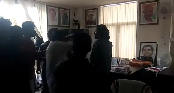 രാഹുല്‍ ഗാന്ധിയുടെ ഓഫീസിന് നേര നടന്ന എസ്എഫ്‌ഐ ആക്രമണം; ഉന്നതതല അന്വേഷണം നടത്താന്‍ സര്‍ക്കാര്‍ തീരുമാനം; എഡിജിപിക്ക് അന്വേഷണച്ചുമതല, കൽപ്പറ്റ ഡിവൈഎസ്പിക്ക് സസ്‌പെന്‍ഷന്‍! ഒരാഴ്ചയ്ക്കകം റിപ്പോര്‍ട്ട് സമര്‍പ്പിക്കണമെന്ന് മുഖ്യമന്ത്രി