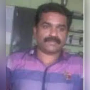 വിദ്യാർത്ഥിനികൾ വസ്ത്രം മാറുന്നത് ഒളിഞ്ഞുനോക്കിയ അധ്യാപകനെ വെറുതെ വിട്ട് കോടതി; 31 സാക്ഷികളുണ്ടാരുന്ന കേസില്‍ പോലീസ്  ഒഴികെ എല്ലാരും കൂറുമാറി