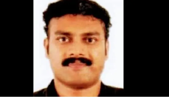 പുലര്‍ച്ചെ ഒരുമണിയോടെ ശുചിമുറിയില്‍ പോയ ഭര്‍ത്താവ് ഏറെ നേരം കഴിഞ്ഞിട്ടും തിരിച്ചു വന്നില്ല,  അന്വേഷിച്ചെത്തിയ ഭാര്യ കണ്ടത് യുവാവ് വീണ് മരിച്ച നിലയില്‍
