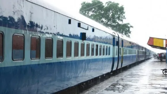 കേരളത്തില്‍ കൂടുതല്‍ ട്രെയിനുകള്‍ സ്പെഷ്യലായി ഓടിക്കാന്‍ റെയില്‍വേ ബോര്‍ഡ് അനുമതി