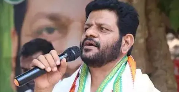 വികെ ശ്രീകണ്ഠന് ഇന്ന് കുവൈറ്റില്‍ മൂന്നിടത്ത് സ്വീകരണം. മംഗഫില്‍ ശ്രീകണ്ഠനുമായി മുഖാമുഖത്തിനും അവസരം !