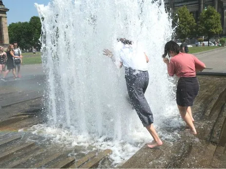 യൂറോപ്യൻ രാജ്യങ്ങൾ ഭാവിയിൽ ജനവാസ യോഗ്യമല്ലാതാകുമോ ? ; ഫ്രാൻസിൽ ആദ്യമായി ചൂട് 45 ഡിഗ്രിക്കും മുകളിൽ, യൂറോപ്പിലെങ്ങും അലർട്ട്