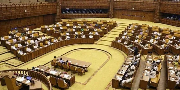നിയമസഭയിലുണ്ടായ  സംഭവവികാസങ്ങള്‍ കൈവിട്ടു പോകാന്‍ ഇരു വിഭാഗത്തെയും അംഗങ്ങള്‍ അനുവദിക്കരുതായിരുന്നു; പ്രതിപക്ഷത്തിന് സഭാ നടപടികളില്‍ ആവശ്യമായ ഇടം നല്‍കാന്‍ സ്പീക്കര്‍ക്കു കഴിയണം; നിയമസഭ തുറന്ന ചര്‍ച്ചകളുടെയും വിമര്‍ശനങ്ങളുടെയും വേദിയാകണം; പ്രതിപക്ഷത്തിന് സ്വതന്ത്രമായി സംസാരിക്കാനുള്ള അവകാശം നല്‍കുക തന്നെ വേണം; അവര്‍ സംസാരിക്കട്ടെ-മുഖപ്രസംഗത്തില്‍ ജേക്കബ് ജോര്‍ജ്‌