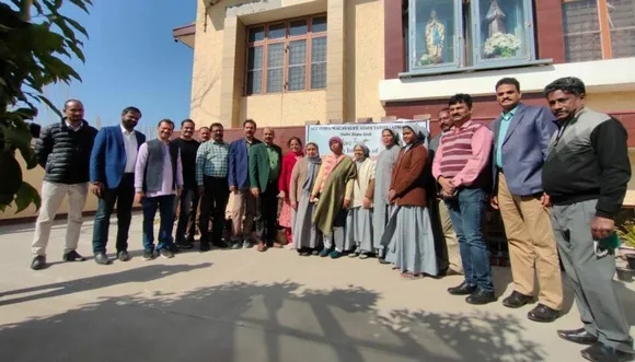 റെനി ഫിലിപ്പിനെ എഐഎംഎ ഡല്‍ഹി ഭാരവാഹികൾ ആദരിച്ചു