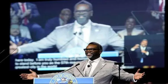 ഷിക്കാഗോയുടെ 57-ാമത് മേയറായി ബ്രാൻഡൻ ജോൺസൺ സത്യപ്രതിജ്ഞ ചെയ്തു