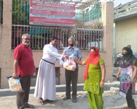 വികാസ്പുരി ബഥേൽ മലയാളം സി എൻ ഐ ചർച്ചിന്റെ നേതൃത്വത്തിൽ ഭക്ഷണ കിറ്റ് വിതരണം ചെയ്തു