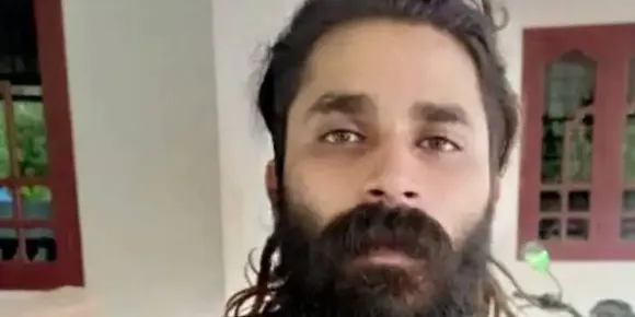 വീടിന് പുറകിലെ പറമ്പിൽ നാലടിയോളം ഉയരത്തിൽ കഞ്ചാവ് ചെടി; യുവാവിനെ പൊലീസ് പൊക്കി