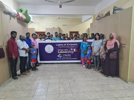 ലൈറ്റ്സ്‌ ഓഫ് കൈൻഡ്നെസ്സ്‌ സോഷ്യൽ അസ്സിസ്റ്റൻസ് ഡ്രൈവ് ബഹ്റൈനിലെ ലേബർ ക്യാമ്പുകളിൽ ഭക്ഷണ വിതരണം നടത്തി