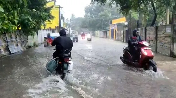 ശ്രീലങ്കൻ തീരത്തെ ചക്രവാതച്ചുഴിയുടെ സ്വാധീനത്തിൽ സംസ്ഥാനത്ത് ഇന്നും ശക്തമായ മഴ തുടർന്നേക്കും; 11 ജില്ലകളിൽ ഇന്ന് യെല്ലോ അലർട്ട്