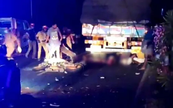 കുഴൽമന്ദത്ത് ബൈക്ക് അപകടത്തിൽ രണ്ട് യുവാക്കൾ മരിക്കാനിടയായ സംഭവം: കെഎസ്ആർടിസി ബസ് ഡ്രൈവറുടെ അനാസ്ഥ ! ദൃശ്യം പുറത്ത്