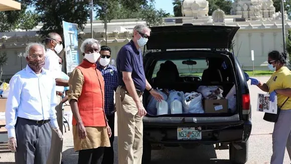 പിയർലാന്‍ഡ് മീനാക്ഷി ക്ഷേത്രത്തിന്‍റ ആഭിമുഖ്യത്തില്‍ സൗജന്യ ഭക്ഷണവിതരണം നടത്തി
