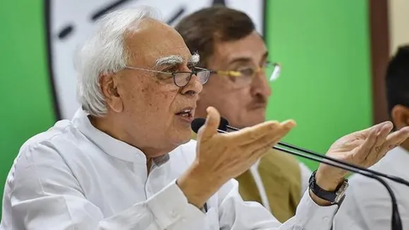 നിറം മാറുന്ന നേതാക്കൾ .. ഇതാണ് രാഷ്ട്രീയം. നാമെന്തറിയുന്നു ?