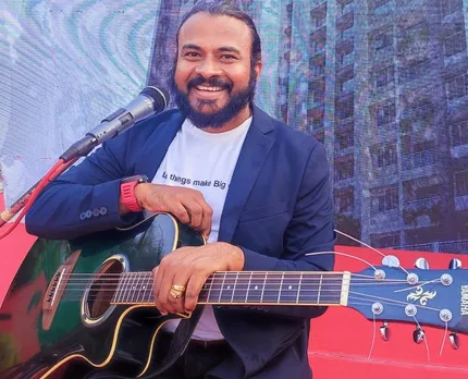 സുപ്രസിദ്ധ ഗായകൻ ചാൾസ് ആന്റണി വേൾഡ് മലയാളി കൗൺസിൽ കോൺഫറൻസിൽ