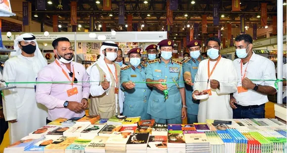 ഷാർജ പുസ്തക മേള ; ഒലിവ് പബ്ലിക്കേഷൻസിന്റെ പവലിയൻ ഷാർജ പോലീസ് മേധാവി സൈഫ് അൽ സറി അൽഷംസി ഉദ്ഘാടനം ചെയ്തു