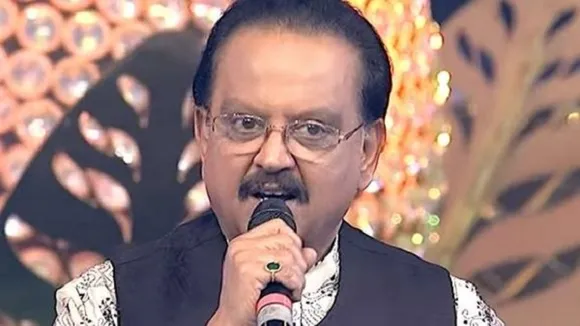 എസ്.പി. ബാലസുബ്രഹ്മണ്യത്തിന്റെ ആരോഗ്യനില ഗുരുതരമായി തുടരുന്നു; വെന്റിലേറ്ററില്‍ നിന്ന് മാറ്റിയതായുള്ള റിപ്പോര്‍ട്ടുകള്‍ നിഷേധിച്ചും പ്രാര്‍ത്ഥിക്കണമെന്നാവശ്യപ്പെട്ടും മകന്‍