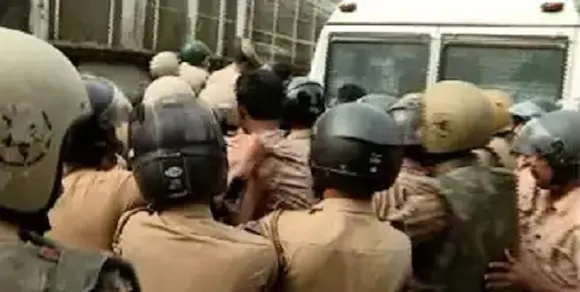 കോതിയിലെ പ്രതിഷേധത്തില്‍ കുട്ടികളെ പങ്കെടുപ്പിച്ചതിനെതിരെ കേസ്; ബാലാവകാശ കമ്മീഷന്‍ റിപ്പോര്‍ട്ട് തേടി