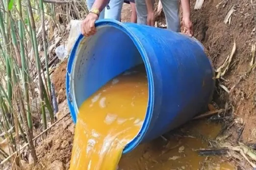 താമരശ്ശേരി എക്സൈസ് റേഞ്ച് സംഘം, ബാലുശ്ശേരി കുറുമ്പൊയിൽ ഭാഗത്തെ നമ്പികുളം മലയിൽ നിന്ന് 400 ലിറ്റര്‍ വാഷ് പിടികൂടി