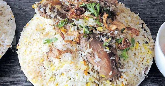 വീടിനടുത്തു തുറന്ന പുതിയ ഹോട്ടലില്‍ നിന്ന് ഭര്‍ത്താവ് ചിക്കന്‍ ബിരിയാണ് വാങ്ങി കൊടുത്തില്ല;  ബിരിയാണി വാങ്ങാന്‍ യുവാവ് ചെന്നെങ്കിലും ലഭിച്ചത് കുസ്‌ക; താന്‍ ബിരിയാണി മാത്രമെ കഴിക്കുവെന്ന വാശിയില്‍ ഭാര്യയും; ഒടുവില്‍ കുസ്‌ക അയല്‍ക്കാര്‍ക്ക് നല്‍കി ഭര്‍ത്താവ് ജോലിക്കു പോയി;  പിന്നാലെ യുവതി പെട്രൊളൊഴിച്ച് തീ കൊളുത്തി മരിച്ചു;  സംഭവം ചെന്നൈയില്‍