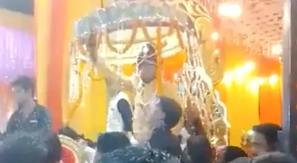 കല്യാണവേദിയില്‍ വരന്റെ ആഘോഷവെടിവയ്പ്! തോക്ക് നല്‍കിയയാള്‍ വെടിയേറ്റ് മരിച്ചു; പ്രതി അറസ്റ്റില്‍-വീഡിയോ
