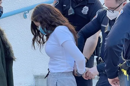 സംഘം ചേര്‍ന്ന് യുവാവിനെ തട്ടിക്കൊണ്ടു പോയി പണമാവശ്യപ്പെട്ട ശേഷം രക്ഷിക്കാനെത്തിയ സഹോദരനെ കൊലപ്പെടുത്തി; പതിനെട്ടുകാരിയും കാമുകനും അറസ്റ്റില്‍