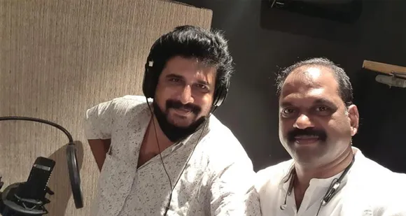 'നെഞ്ചില്‍ എഴുനിറമായി...' ഗാനം സൂപ്പര്‍ഹിറ്റായ സന്തോഷം പങ്കിട്ട് നവാഗത ഗാനരചയിതാവ് പോലീസ് ഓഫീസര്‍ ജി. സുനില്‍കുമാര്‍