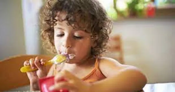 വിറ്റാമിന്‍ ഡി ലഭിക്കാനായി കുട്ടികള്‍ക്ക് ഡയറ്റില്‍ ഉള്‍പ്പെടുത്തേണ്ട ഭക്ഷണങ്ങള്‍ എന്തൊക്കെയാണെന്ന് നോക്കാം... 