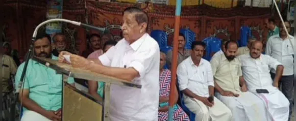 വാളയാർ നീതി സമരസമിതി പാലക്കാട് കളക്ടറേറ്റിനു മുമ്പിൽ ഏകദിന സത്യാഗ്രഹം നടത്തി