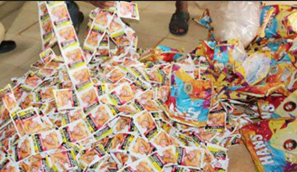 പാലക്കാട് കൊല്ലംങ്കോട് നിന്ന് 30 ലക്ഷം രൂപ വിലവരുന്ന നിരോധിത പുകയില ഉത്പന്നങ്ങൾ പിടികൂടി