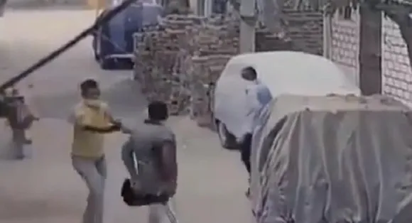പട്ടാപ്പകല്‍ യുവാവിനെ വെടിവച്ച് കൊലപ്പെടുത്തി; മരണം ഉറപ്പാക്കാന്‍ നിറയൊഴിച്ചത് രണ്ടു തവണ; മൊബൈലില്‍ ദൃശ്യങ്ങളും പകര്‍ത്തി; ഞെട്ടിക്കുന്ന വീഡിയോ