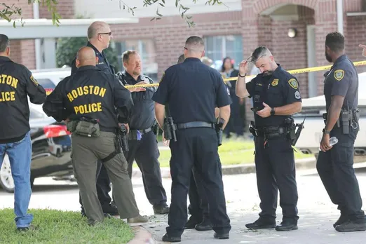 ഹൂസ്റ്റണില്‍ രണ്ട് പോലീസ് ഓഫീസര്‍മാര്‍ക്ക് വെടിയേറ്റു; ഒരാള്‍ മരിച്ചു, പ്രതിയും വെടിയേറ്റ് മരിച്ചു